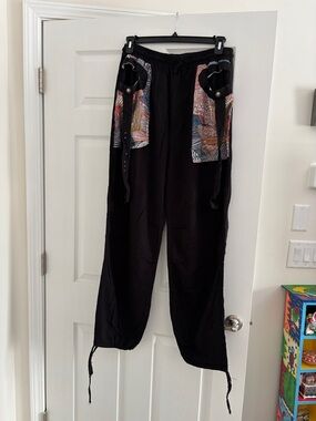 Womens  Utility Cargo Pants with Multicolor Patch Pockets